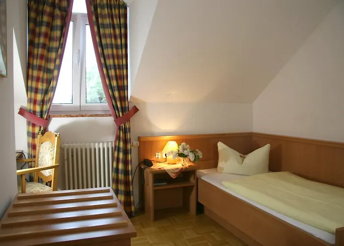 Hotel-gasthof Eberherr Hotell Forstinning