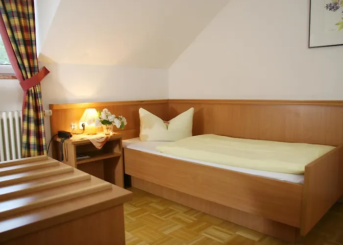 Hotel-gasthof Eberherr Hotell Forstinning
