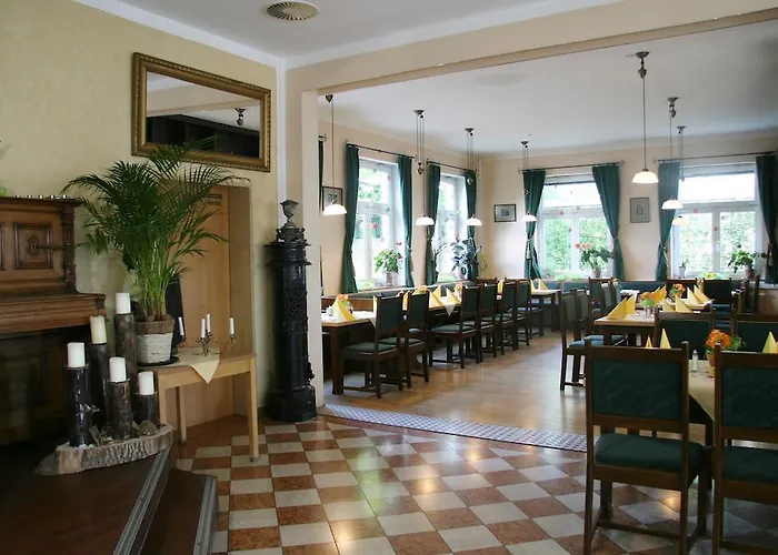 Hotel-gasthof Eberherr فندق
